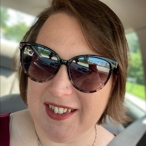 Meet your Posher, Janalyn